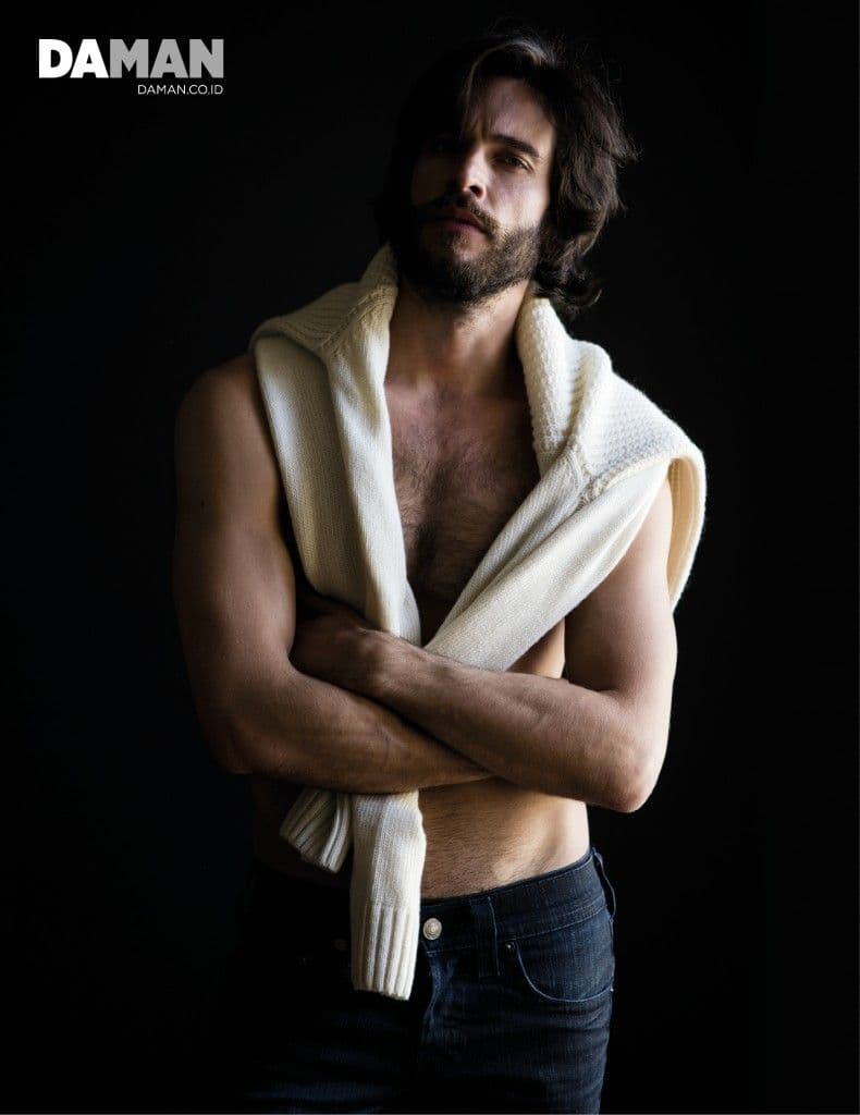 _04_FEATURE_ONLINE_Daniel di Tomasso of Witches of East End-4