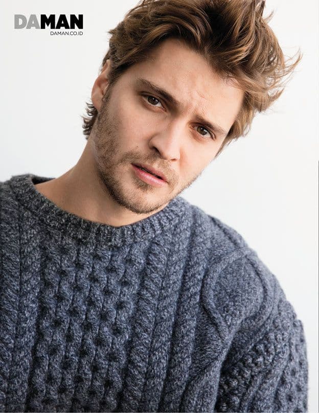 72p_LUKE GRIMES of Magnificent Seven and Fifty Shades of Grey in Sweater by Calvin Klein Collection_Outtakes_