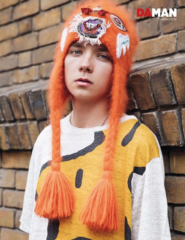 Asa Butterfield of The Space Between Us in Hat and T-shirt by Gucci