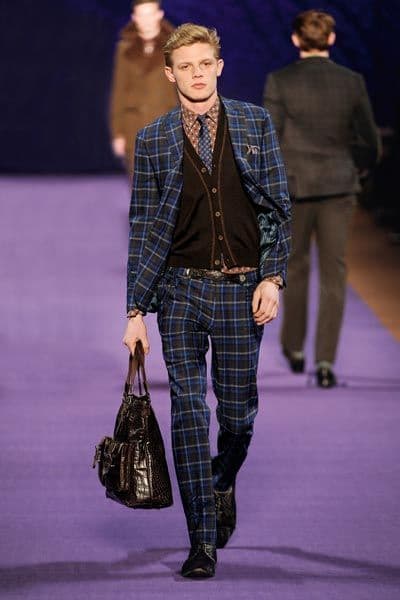 Runway_Printed-Suits_EtroMen.AW11_12-37