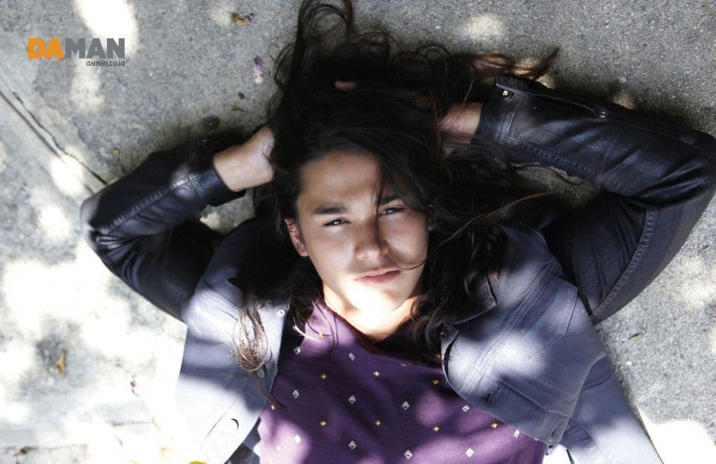 Feature | Booboo Stewart4
