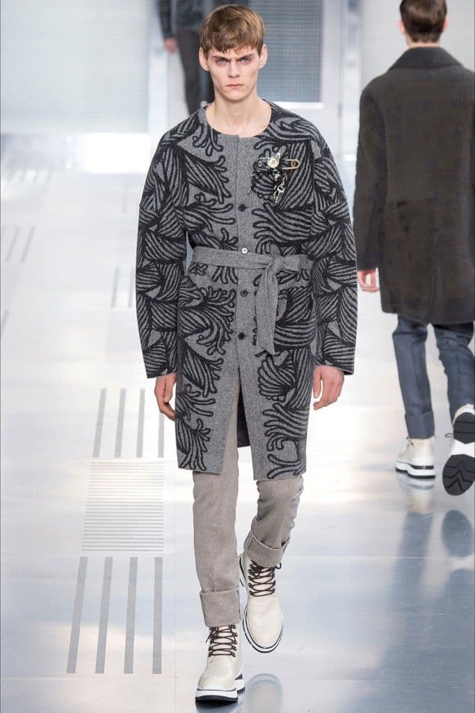 Fall/Winter 2015 Runway Trend: Louis Vuitton Belted Outerwear
