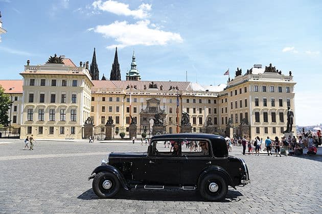 city tour in vintage cars