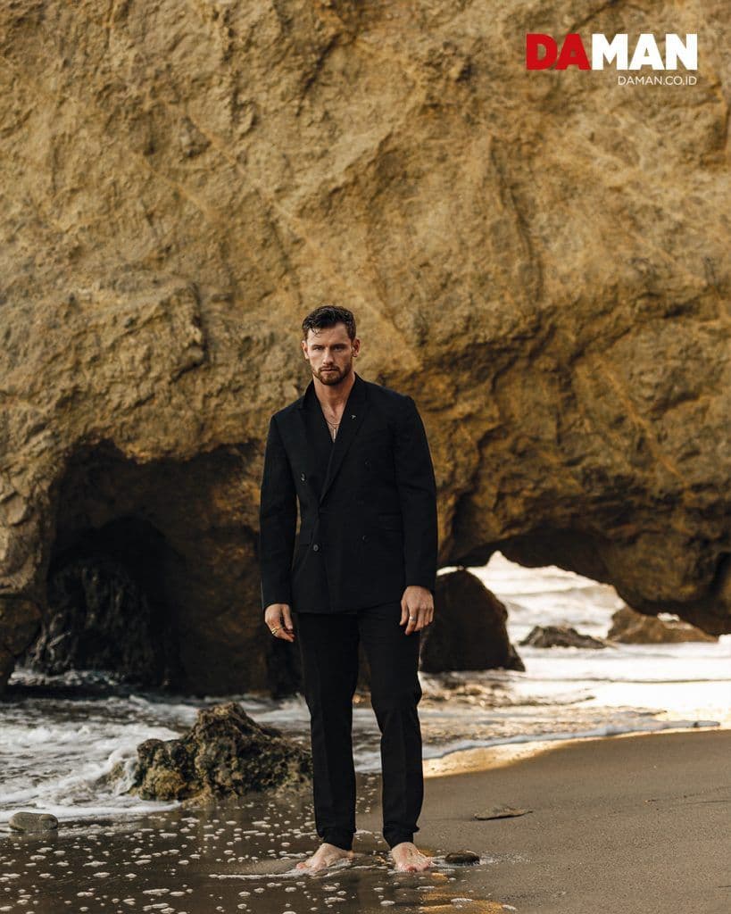 Seashore Drive: Lachlan Mclean by Aldrin del Carmen