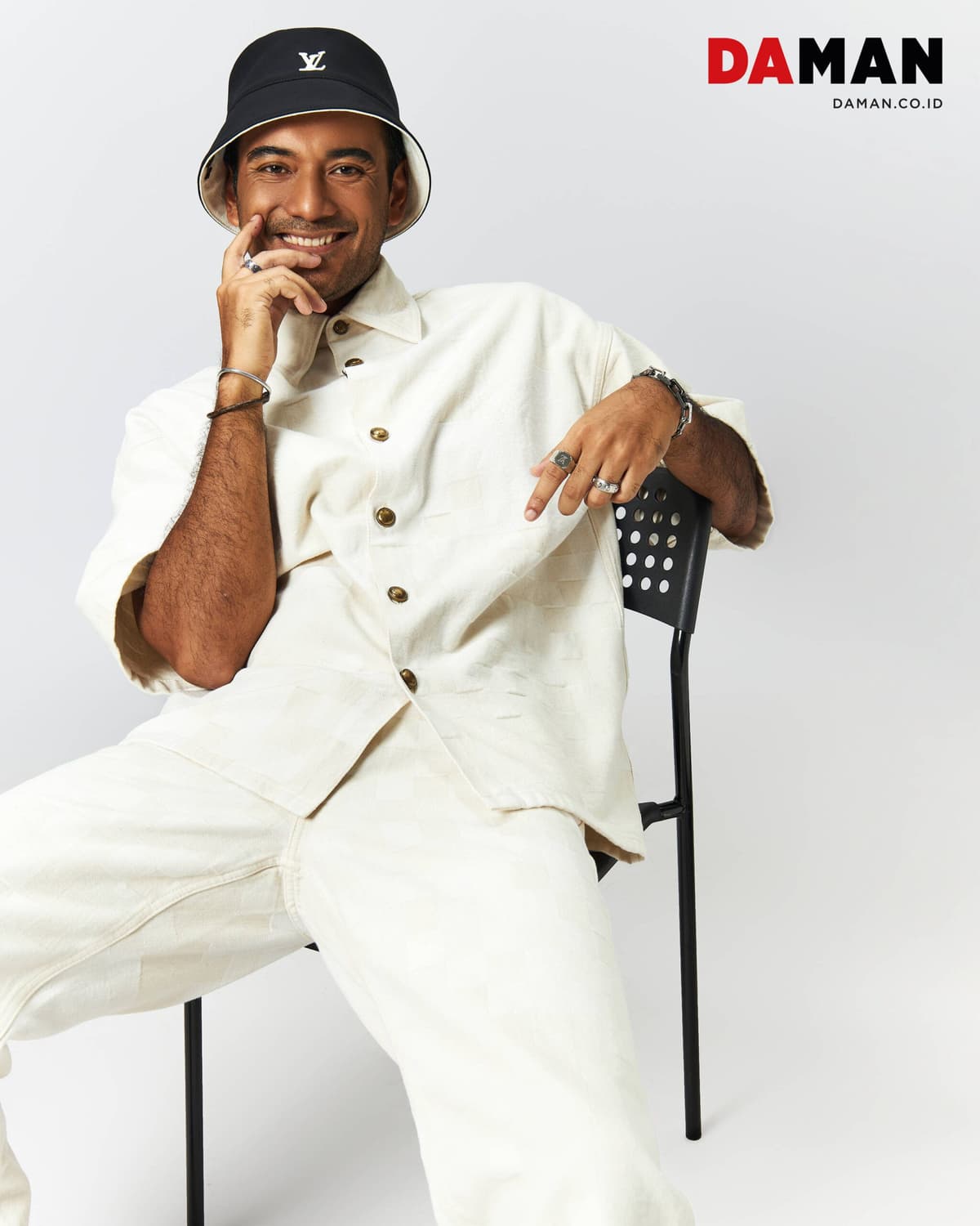 Ario Bayu by Melvie Aurelia for DAMAN Jun/Jul 2024 003.jpg