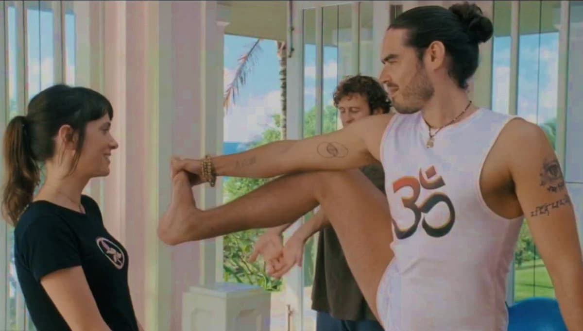 Russell Brand Men's Yoga 'Forgetting Sarah Marshall' movie - DA MAn Yoga column
