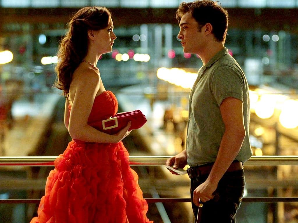 Blair-Chuck-Wallpaper-chair-family-28050160-1024-768