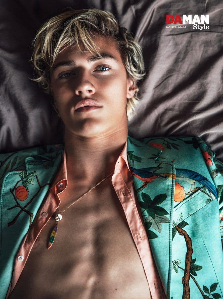 DA MAN STYLE Outtake Lucky Blue Smith in Outfit by gucci, accessories by luis Morais