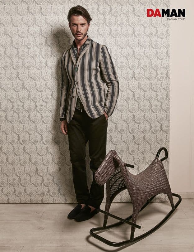 SANTI WAINE IN HERMES_reversible jacket in cotton jacquard_shirt in navy voile with rameaux print_black slim trousers_milano moccasin shoes-2
