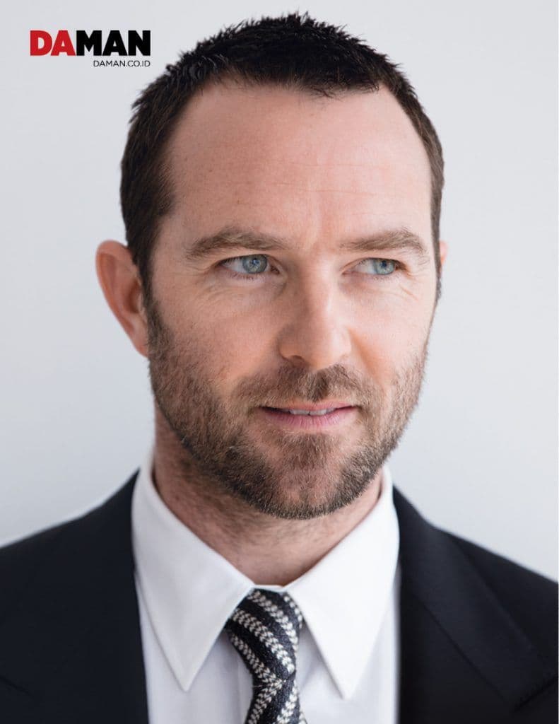 SULLIVAN STAPLETON of Blindspot NBC in Outfit by Tom Ford