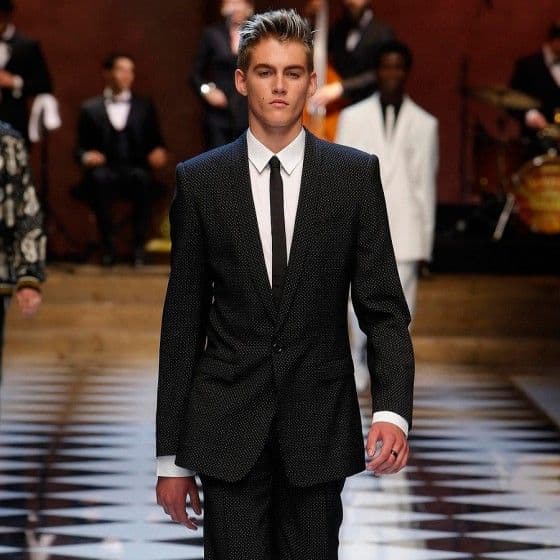 dolce-gabbana-ss17-mens-fashion-show-millennials-celebrities-Presley-Gerber-560x560