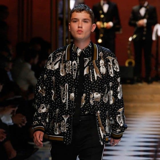 dolce-gabbana-ss17-mens-fashion-show-millennials-celebrities-Rafferty-Law-560x560