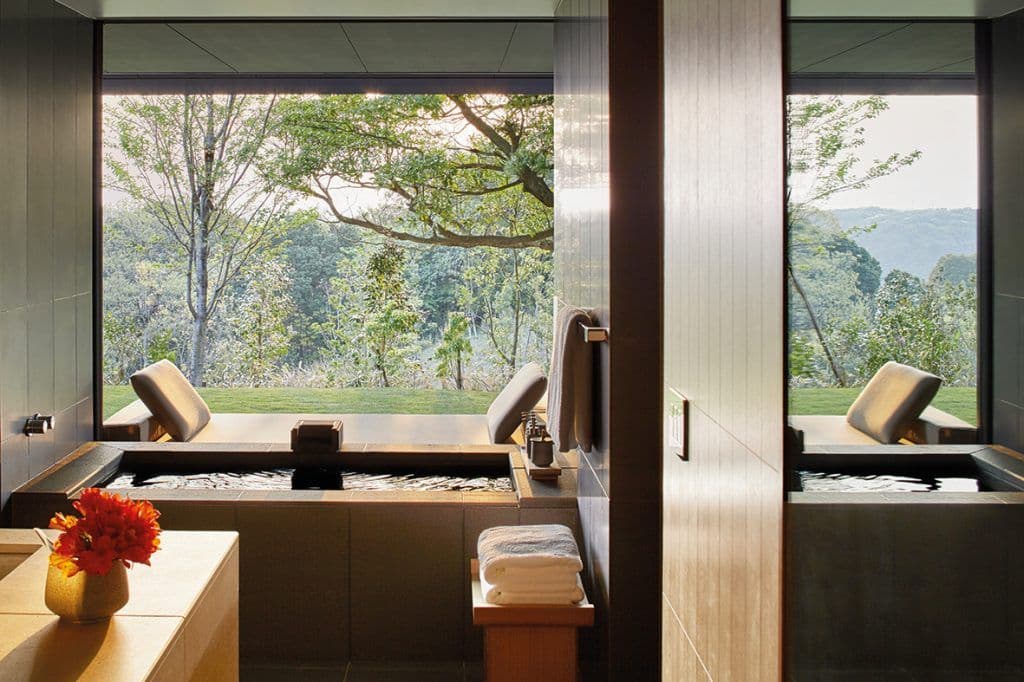 RS2890_Amanemu - bathroom with private onsen