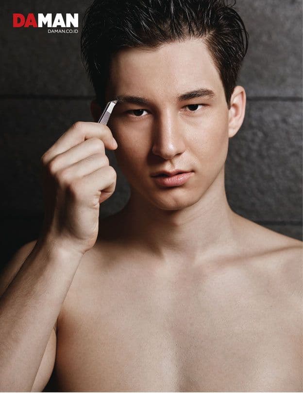 3 eyebrow products for men