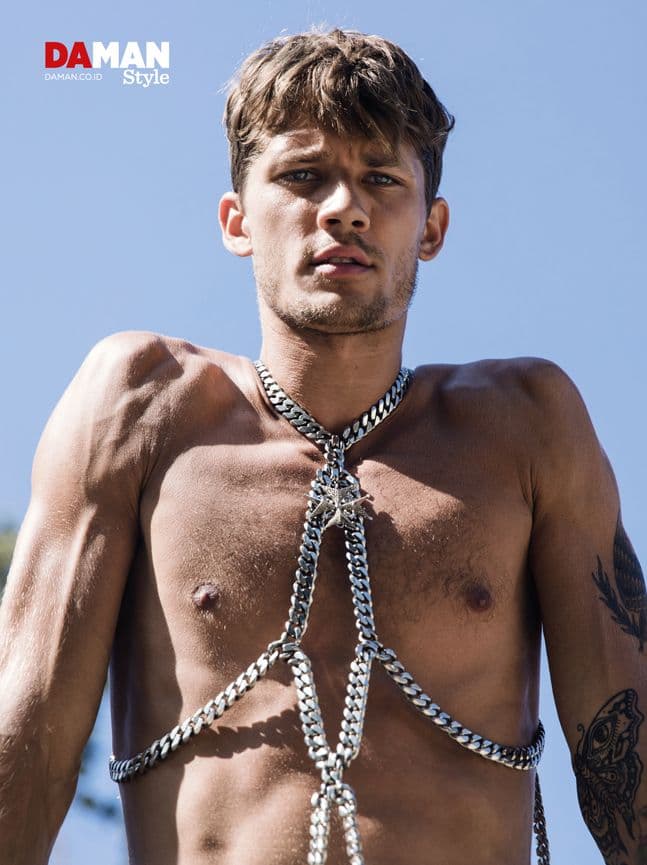Andrey Zakharov for DA MAN STYLE FW16 in Body chain by Alexander McQueen