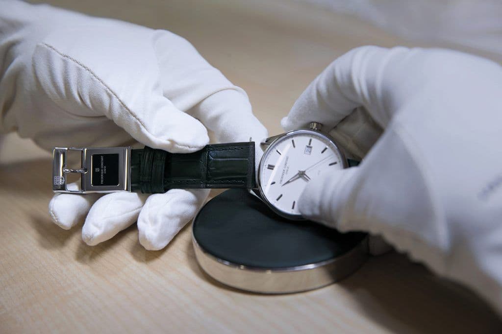 Frederique_Constant_E-Strap_SS_3 - DA MAN Caliber