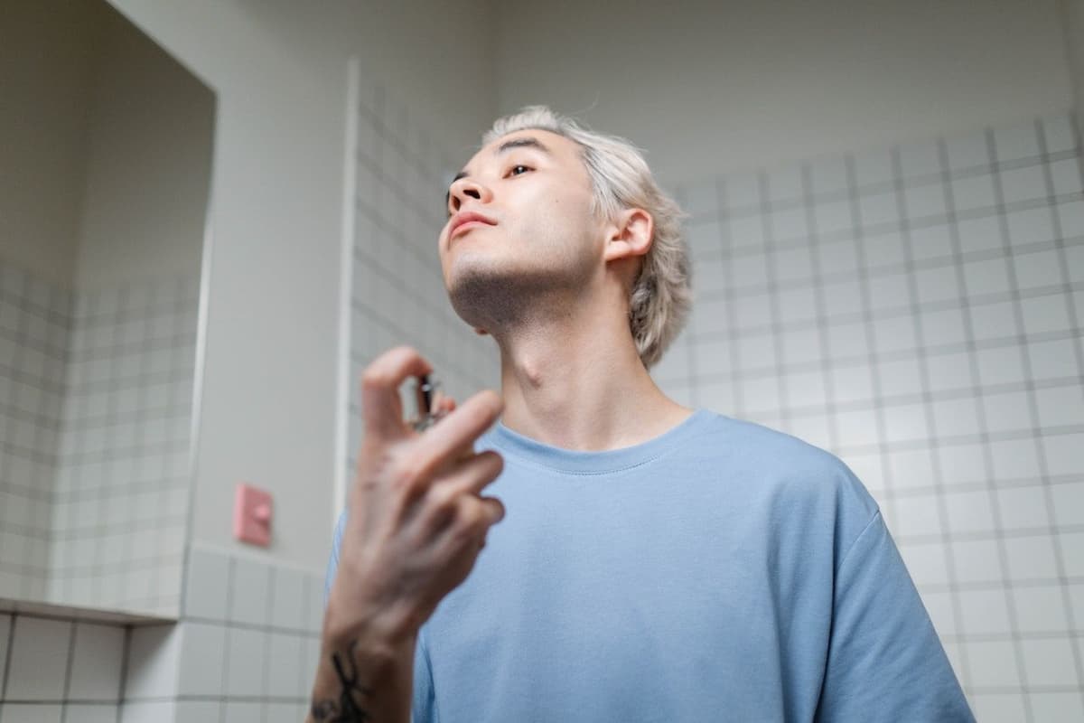 how to apply perfume