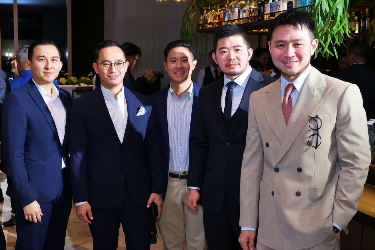 Andrye Setiawan, Rico Reinaldo, Hendry Wijaya, Robert Harianto