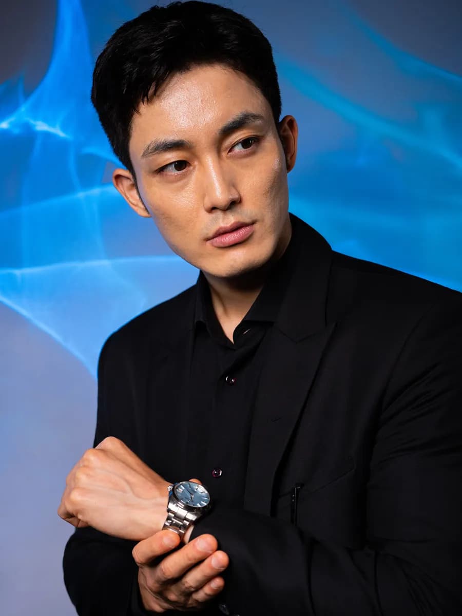Nam Park wearing the Grand Seiko SBGH349 with the “Icefall” dial from the Heritage Collection
