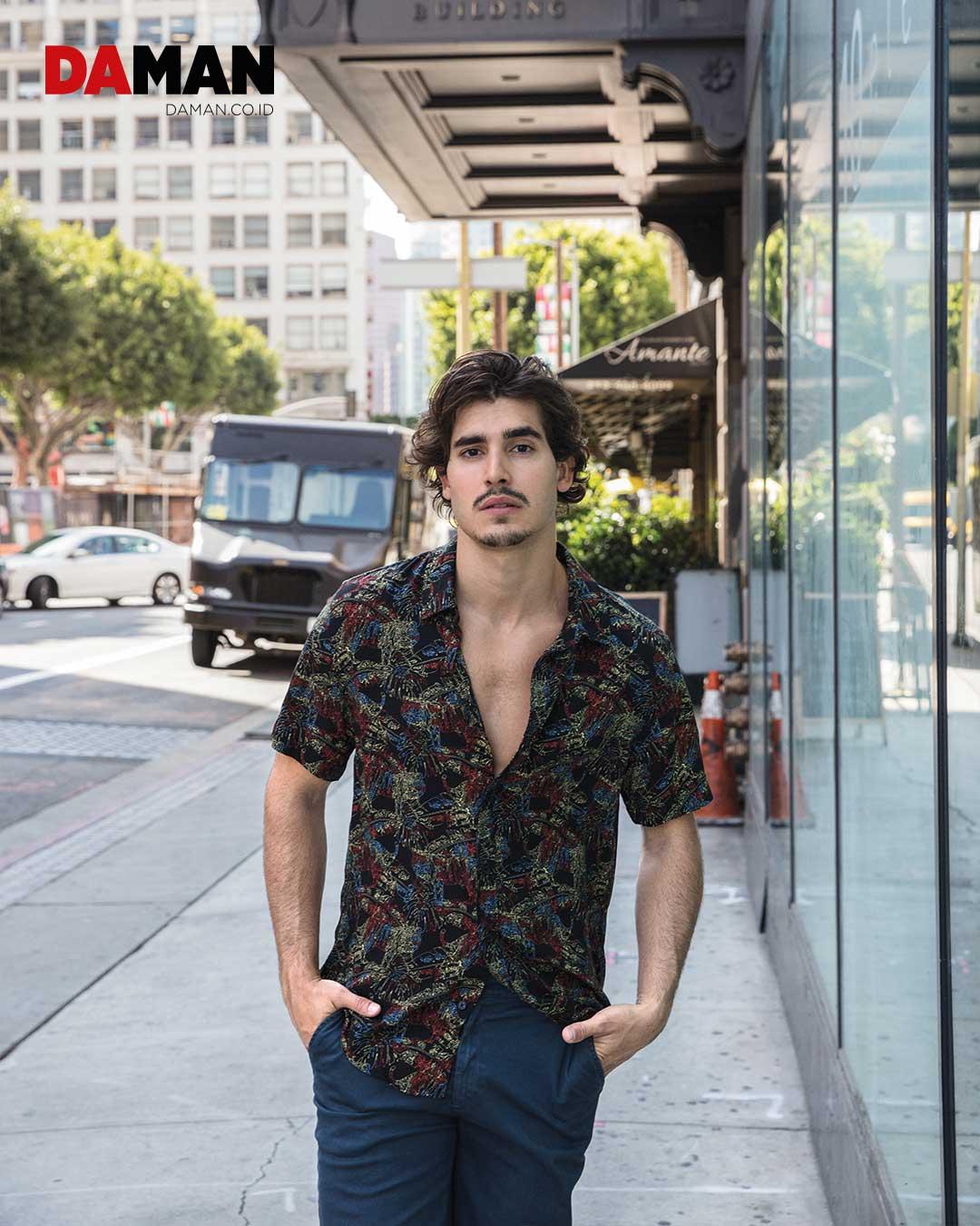 Henry Zaga and His New Shiny Power in The New Mutants